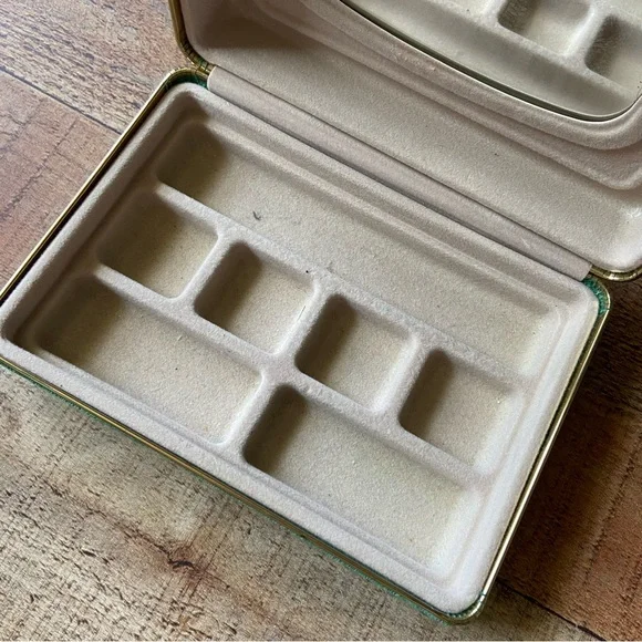 Vintage Velvet Mirrored Jewelry Box - Picture 6 of 8